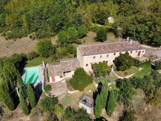 Landhuis te koop in Itali - Marken / Marche - Amandola -  595.000