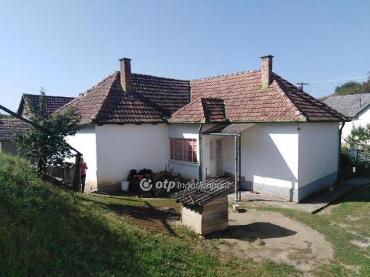 Hongarije ~ Eger-Tokaj (Noord) ~ Heves (Eger) - Woonhuis