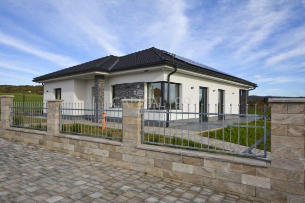 Villa te koop in Hongarije - Pannonia (West) - Balaton - Cserszegtomaj -  595.000