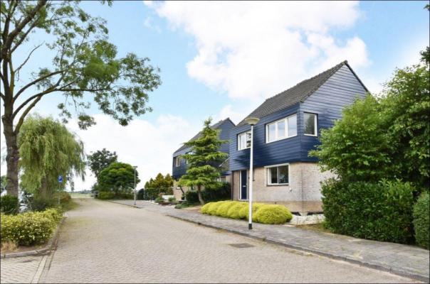 Landhuis te koop in Nederland - Zuid-Holland - Alphen aan den Rijn - € 790.000