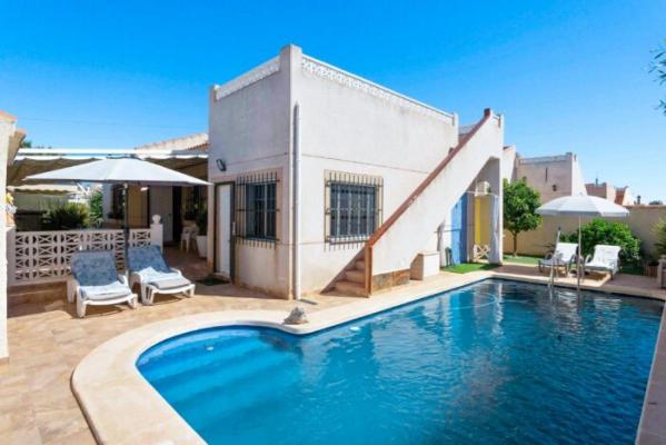 Villa te koop in Spanje - Valencia (Regio) - Costa Blanca - Torrevieja -  340.000