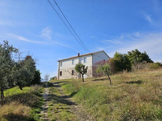 Landhuis te koop in Itali - Marken / Marche - Cossignano -  290.000