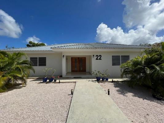 Woonhuis te koop in Antillen - Curaao - heel centraal -  339.000
