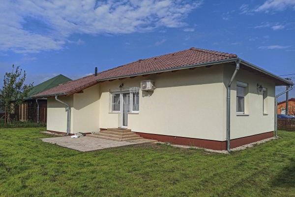 Villa zu verkaufen in Ungarn - Pannonia (West) - Balaton - Balatonkerestur -  225.000
