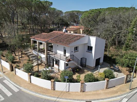 Villa te koop in Spanje - Cataloni - Gerona - Llagostera -  359.000
