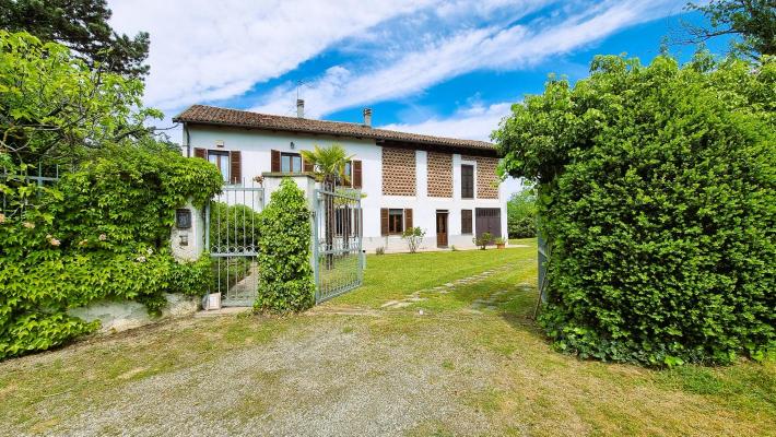 Woonhuis te koop in Itali - Piemonte - MOMBERCELLI -  280.000