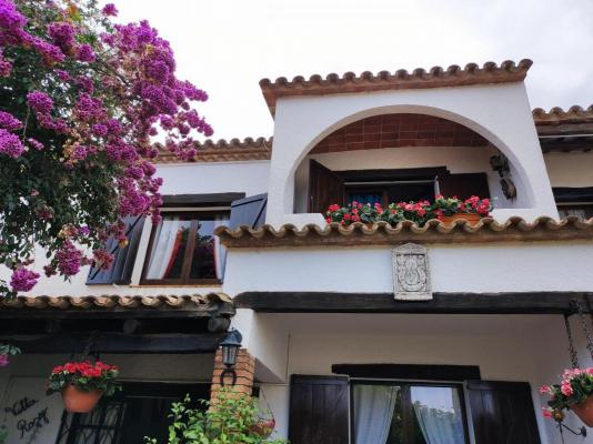 Villa te koop in Spanje - Cataloni - Costa Brava - Platja D`aro -  320.000