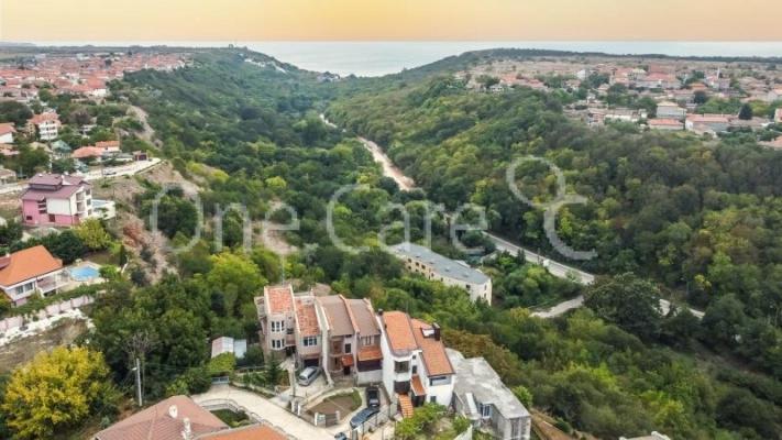 Terraced House for sale in Bulgaria - North-Eastern - Kavarna -  165.000