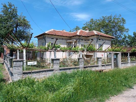 Landhuis te koop in Bulgarije - NoordOost - Nova Kamena -  18.800