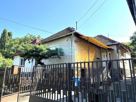 Hongarije ~ Noord - Eger en Tokaj ~ Borsod-Aba�j-Zempl�n - Woonhuis