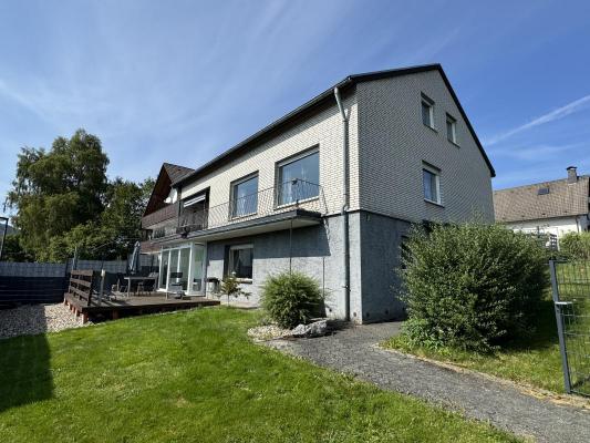 Duitsland ~ Nordrhein-Westfalen ~ Sauerland - Meergezinswoning