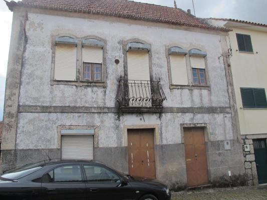 Portugal ~ Coimbra ~ Tbua - Halfvrijstaand