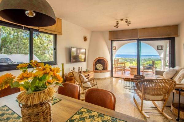 Spanje ~ Balearen ~ Ibiza ~ Kust - Villa