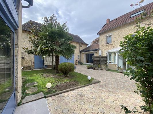 Frankrijk ~ Auvergne ~ 03 - Allier - Meergezinswoning
