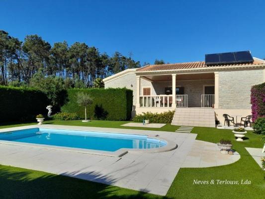 Portugal ~ Leiria - Woonhuis