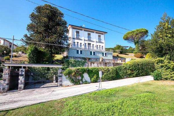 Itali ~ Lago Maggiore - Villa