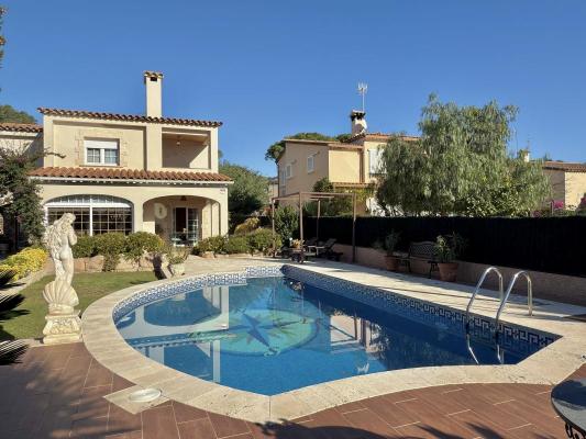 Spanje ~ Cataloni ~ Gerona ~ Costa Brava ~ Kust - Chalet