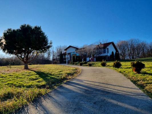 Hongarije ~ Pannonia (West) ~ Baranya (Pcs) - Villa
