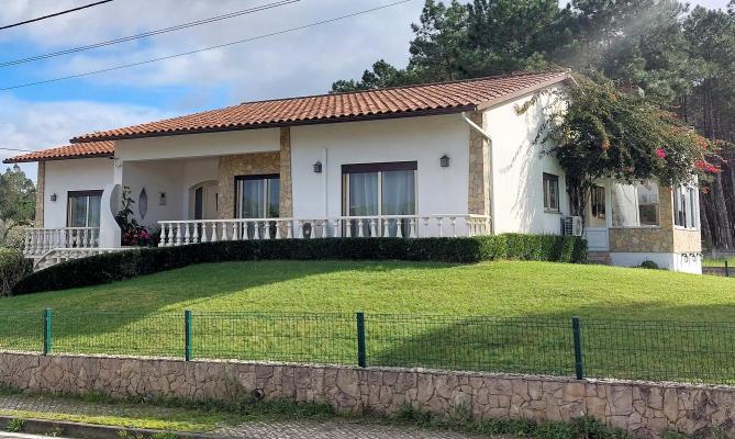 Portugal ~ Leiria - Woonhuis