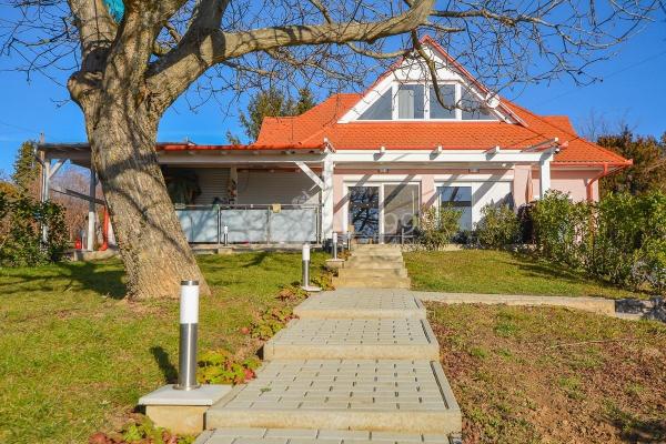 Hongarije ~ Pannonia (West) ~ Balaton - Villa