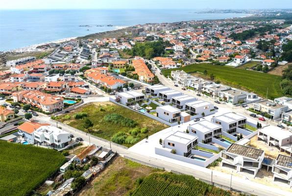 Villa te koop in Portugal - Porto - Vila do Conde - Vila Ch -  740.000