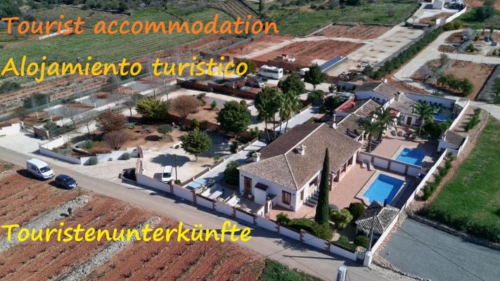B & B / Pension te koop in Spanje - Valencia (Regio) - Alicante (prov.) - Jalon Valley -  1.550.000