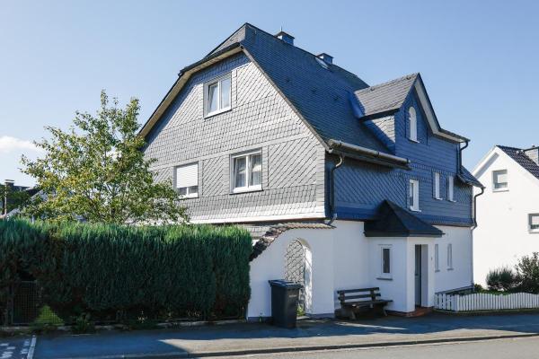 Duitsland ~ Nordrhein-Westfalen ~ Sauerland - Meergezinswoning