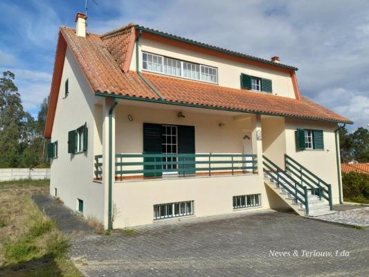 Portugal ~ Centro ~ Leiria ~ Leiria - Villa