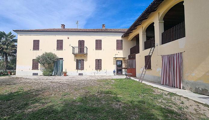 Itali ~ Piemonte - (Woon)boerderij