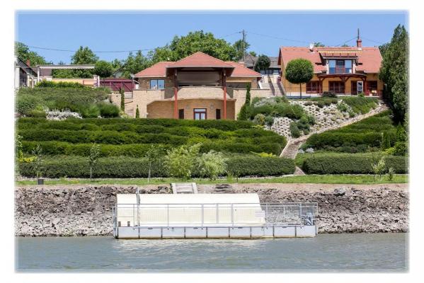Hongarije ~ Pannonia (West) ~ Baranya (Pcs) - Villa