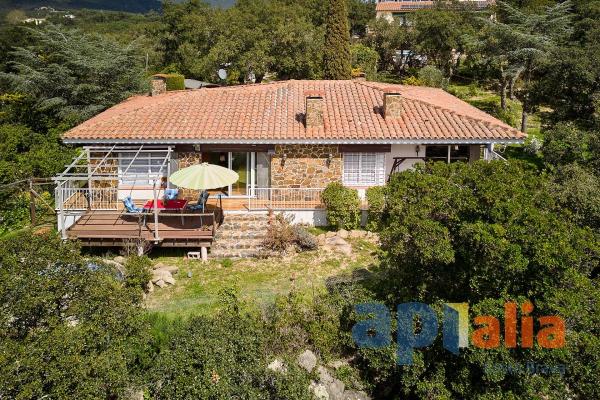 Spanje ~ Cataloni ~ Gerona ~ Binnenland - Chalet