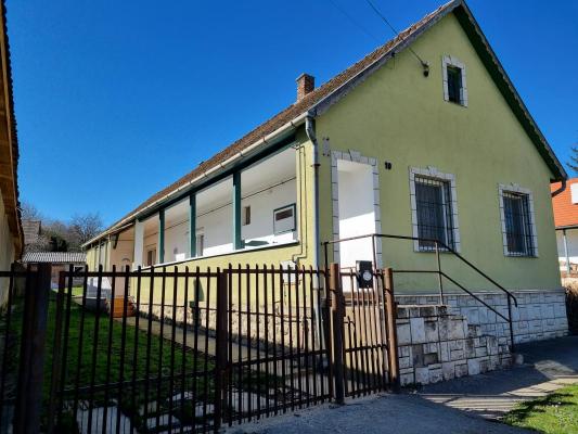 Hongarije ~ Pannonia (West) ~ Baranya (Pcs) - (Woon)boerderij