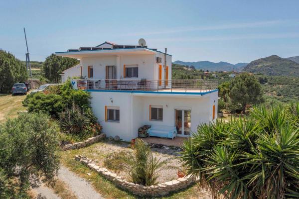 Villa te koop in Griekenland - Kreta - Kastelli Kissamos -  495.000