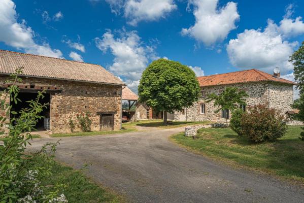 Frankrijk ~ Limousin ~ 87 - Haute-Vienne - Maison en pierre