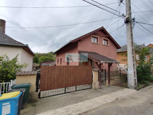 Hongarije ~ Noord: Eger & Tokaj ~ Borsod-Abaj-Zempln - Woonhuis