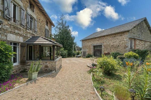 Frankrijk ~ Limousin ~ 87 - Haute-Vienne - Maison en pierre