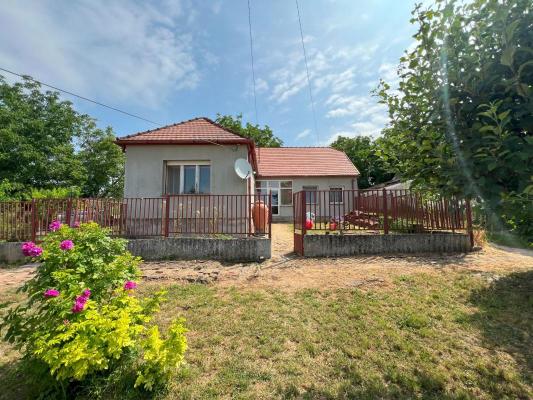 Hongarije ~ Pannonia (West) ~ Baranya (Pcs) - (Woon)boerderij