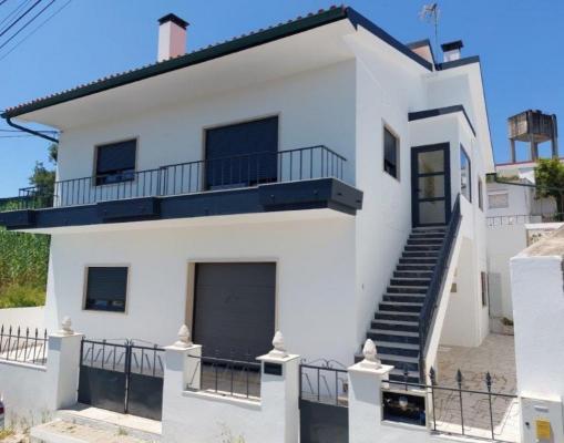 Portugal ~ Leiria - Woonhuis
