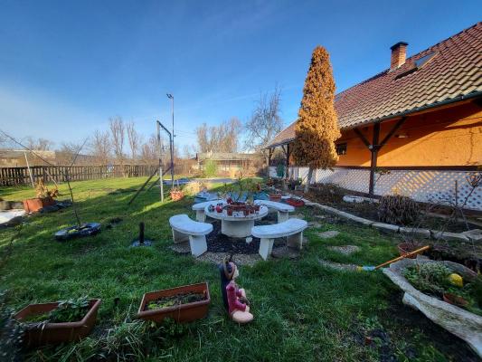 Hongarije ~ Oost - Puszta en Tisza ~ B�k�s (B�k�scsaba) - (Woon)boerderij