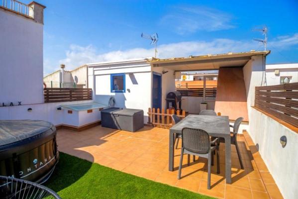 Spanje ~ Cataloni ~ Gerona ~ Costa Brava ~ Kust - Geschakelde woning