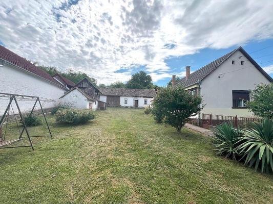 Hongarije ~ Zuid - P�cs en Vill�ny ~ Baranya (P�cs) - (Woon)boerderij