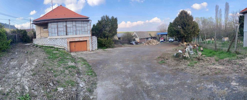 Hongarije ~ Zuid: Pcs & Villny ~ Baranya (Pcs) - Woonhuis