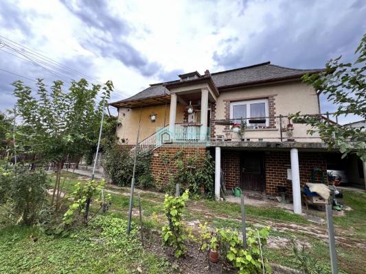 Hongarije ~ Noord: Eger & Tokaj ~ Borsod-Abaj-Zempln - Woonhuis