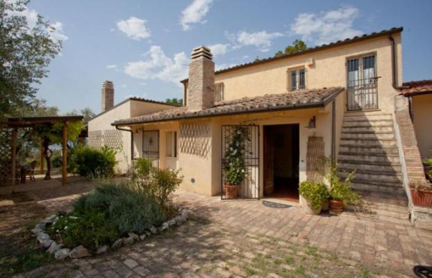 Itali� ~ Abruzzen / Abruzzo - (Woon)boerderij