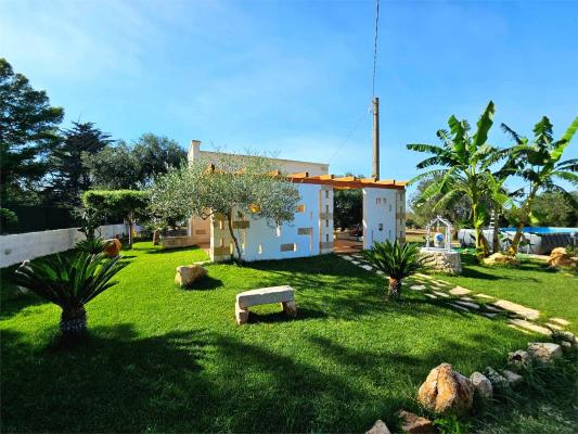 Itali ~ Apuli - Villa