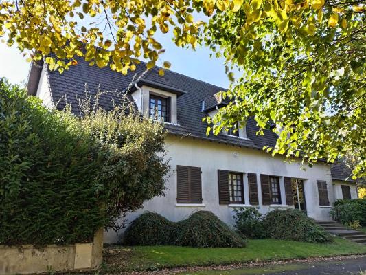 Frankrijk ~ Auvergne ~ 63 - Puy-de-Dme - Meergezinswoning