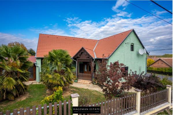 Hongarije ~ Zuid - P�cs en Vill�ny ~ Baranya (P�cs) - Woonhuis