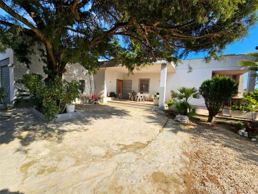 Itali� ~ Apuli� - Villa