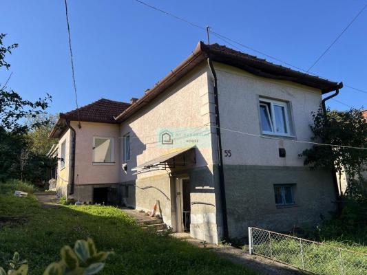Hongarije ~ Noord - Eger en Tokaj ~ Borsod-Aba�j-Zempl�n - Woonhuis