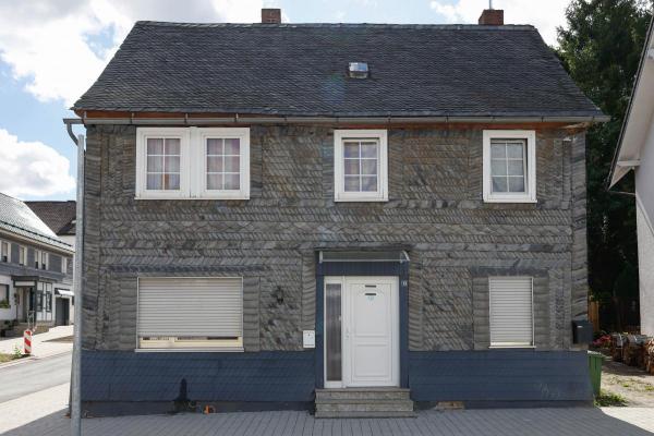 Duitsland ~ Nordrhein-Westfalen ~ Sauerland - Meergezinswoning